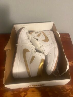 Air Jordan 1 High OG Metallic Ladies 16.5 fits Men Size 15 Brand New